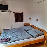 Noble's Vendeghaz B&B 네메스넵
