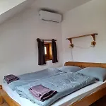 Noble's Vendeghaz B&B 3*