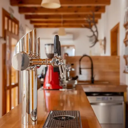 Alojamento de Acomodação e Pequeno-almoço Noble's Panzió és étterem