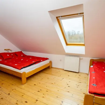 Alojamento de Acomodação e Pequeno-almoço Noble's Panzió és étterem